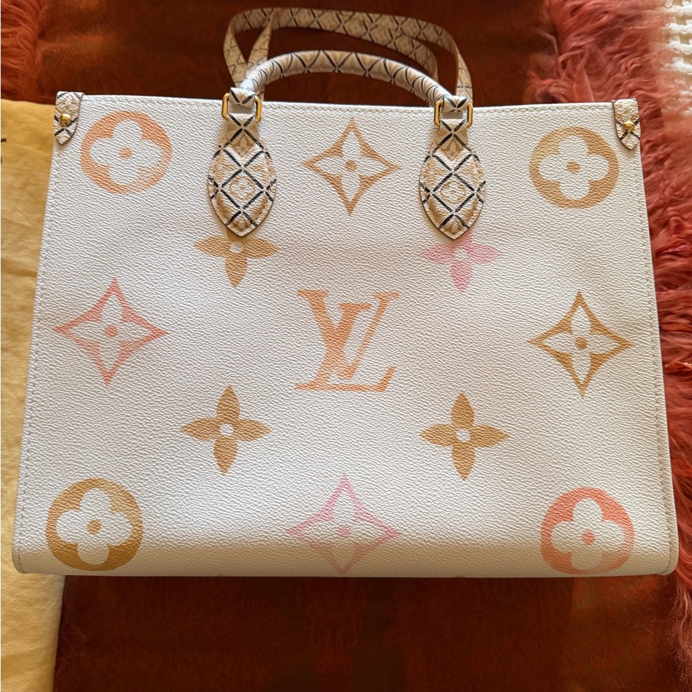 Louis Vuitton White and Gold Monogram Tote Bag - Picture 10 of 14